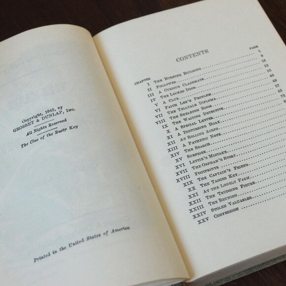 Vintage 1940s Book, "The Dana Girls Mystery Stories, The Clue of the Rusty Key", - Picture 7 of 10